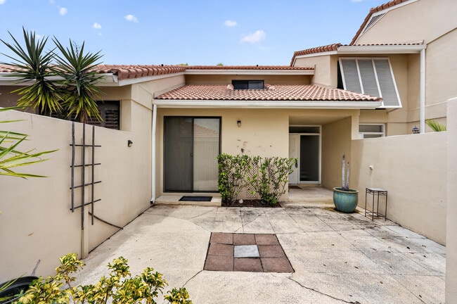 Photo - 222 Old Meadow Way