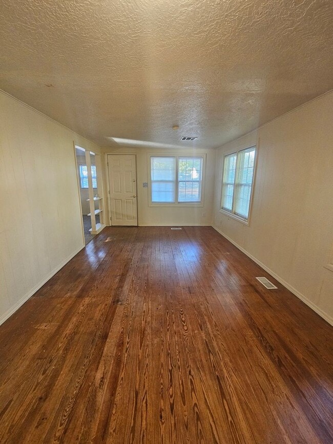Photo - (2) Bed/(1) Bath in Core Norman Avail NOW! Video Tour!