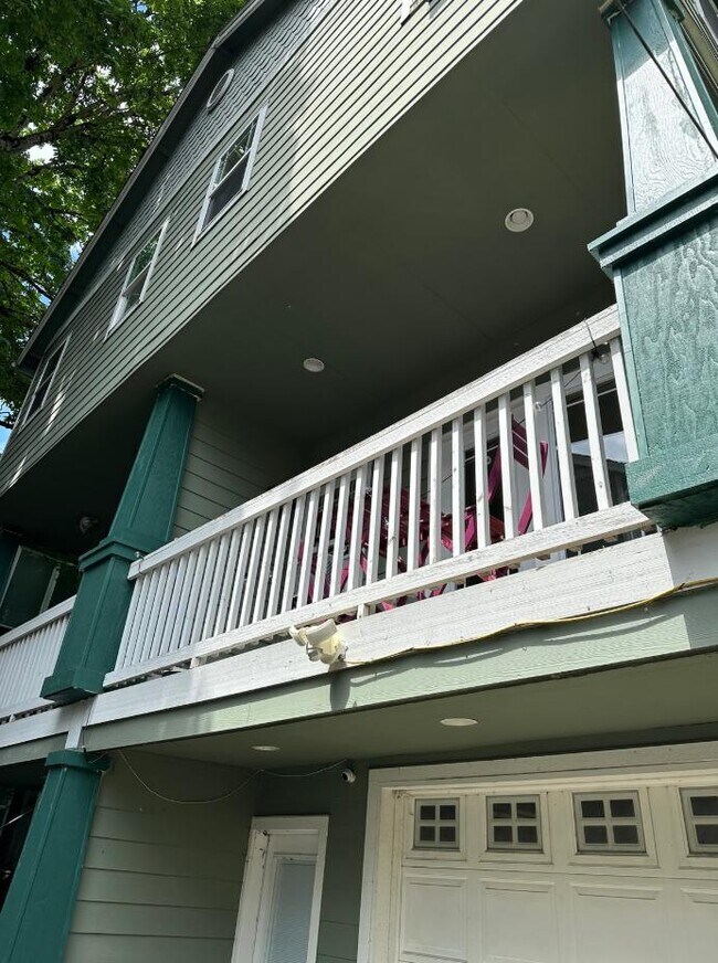 Photo - 337 N Ivy St