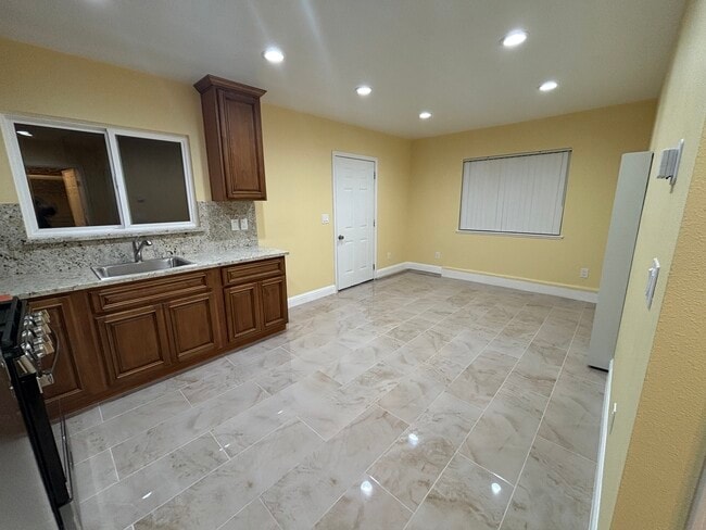 Photo - 249 Lakeview Rd