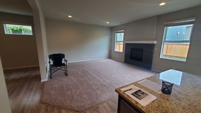 Photo - Beautiful Newer Puyallup Home You Will Not...