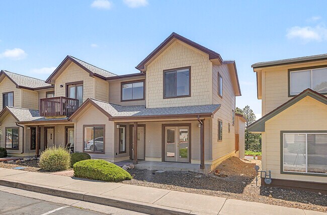 1519 E Payton Wy