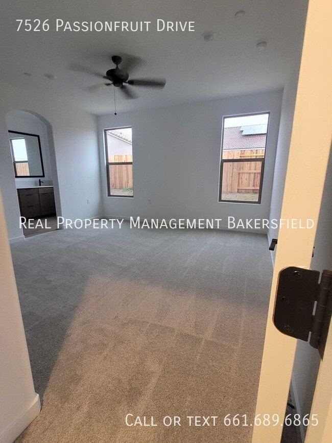 Photo - 7526 Passionfruit Dr