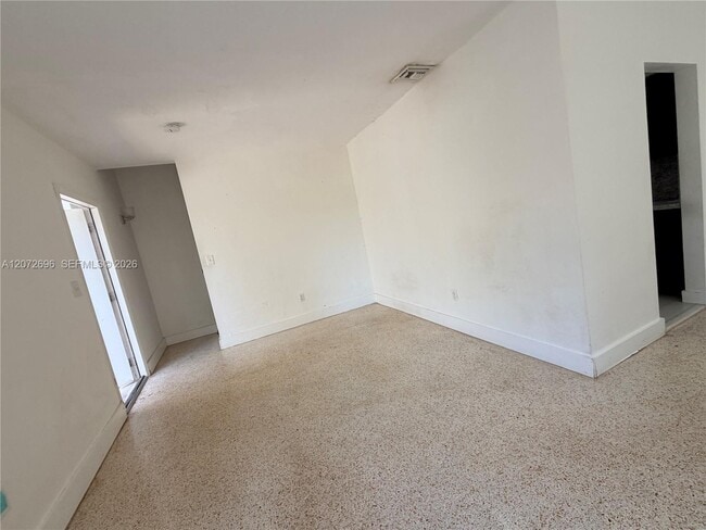 Photo - 3068 Carter St Unit 1