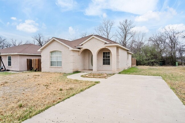 Photo - 104 Richard's Court