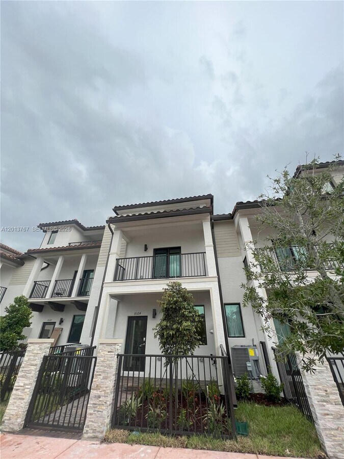 Photo - 8324 NW 43rd St