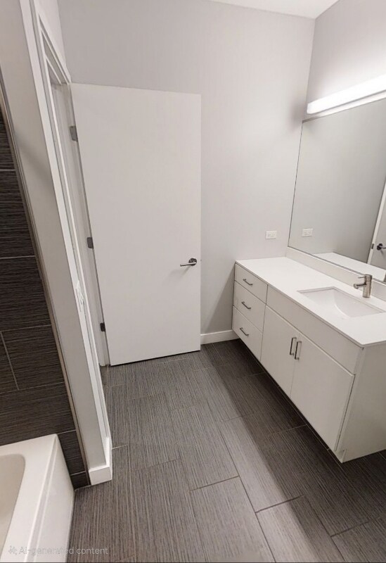 Photo - 905 W Montrose Ave