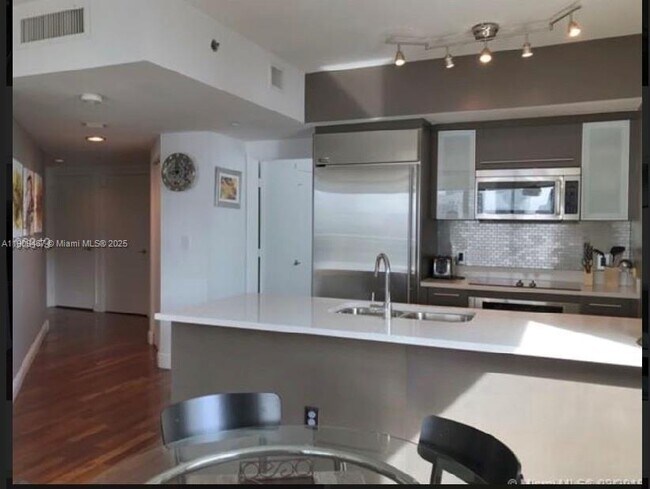 Photo - 55 SE 6th St Unit 3910