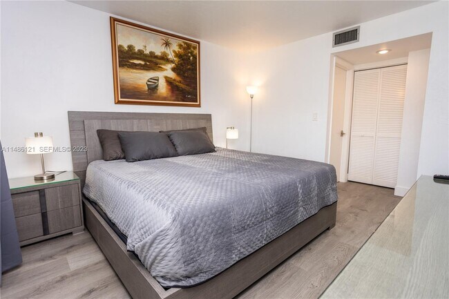 Photo - 500 N Francisco St Unit 234