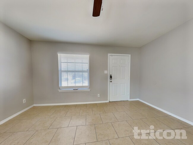 Photo - 8147 Steep Valley