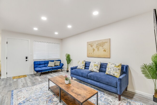 Photo - 1104 F St Unidad 6