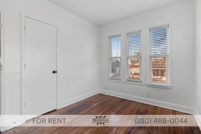 Photo - 1630 W Rosewood Ave