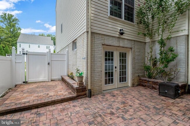 8305 Covington Woods Ct