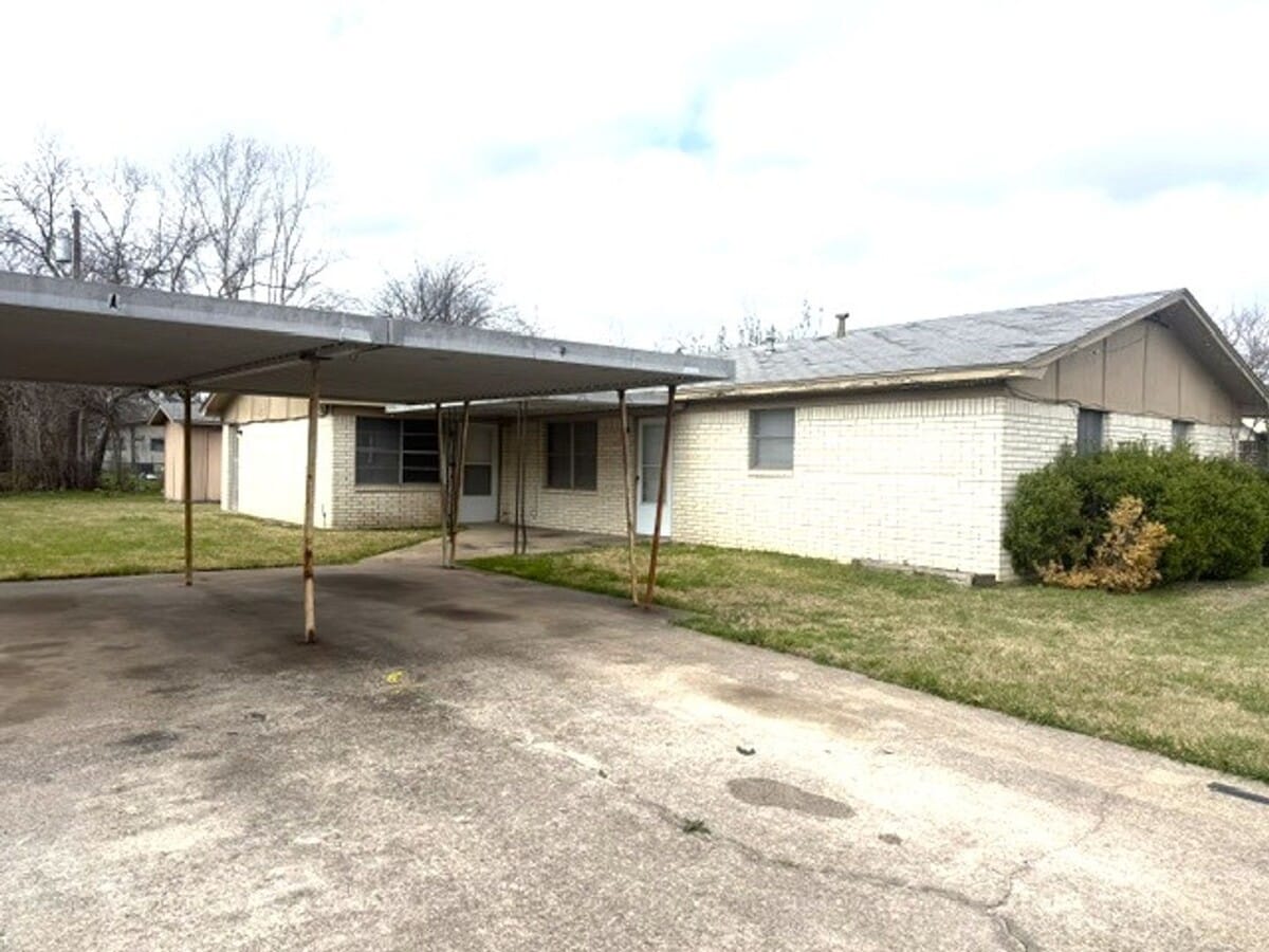 Duplex - 2 bedroom 1 bath - Duplex - 2 bedroom 1 bath