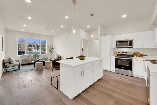 Photo - First  Month Rent FREE Unit 112