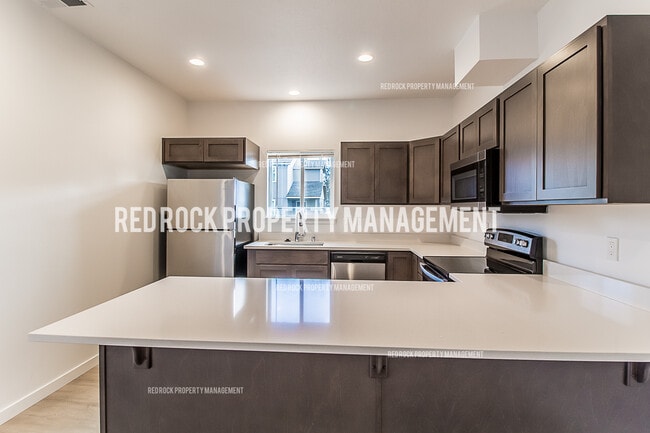 Photo - 1108 N Davis Ln