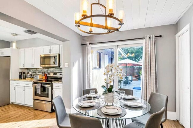 Photo - 4310 Applecrest Dr