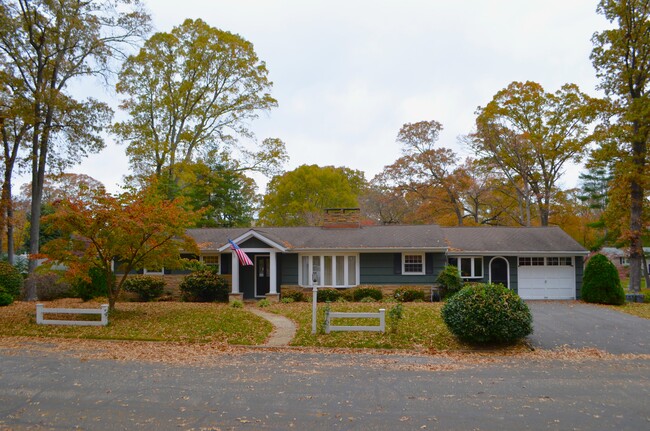 Welcome Home! - 45 Emerson Rd House