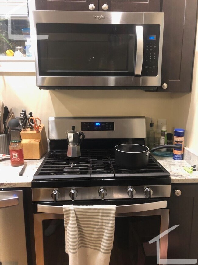 Photo - 9/1 Renovated 6BR/3BA near Oak Sq, Mass Pike, BC