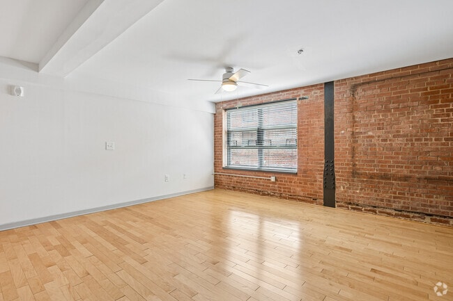 2BR, 1BA - 1,111SF - Living Room