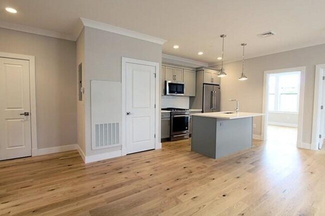 Photo - 31 Orleans St Unidad 303 Rental