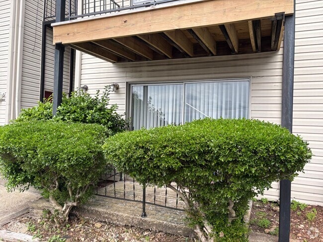 Building Photo - For Rent Rental
