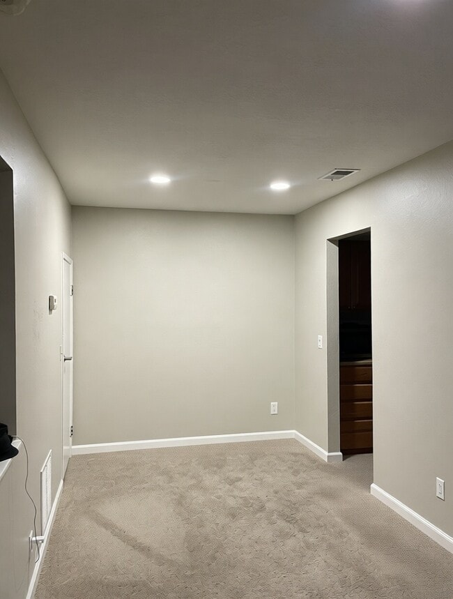 Photo - 1061 Mohr Ln