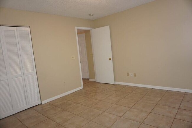 Photo - 3 bedroom townhouse near NAS Jax