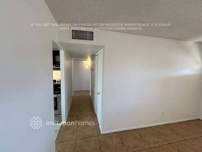 Photo - 3007 N 79th Dr