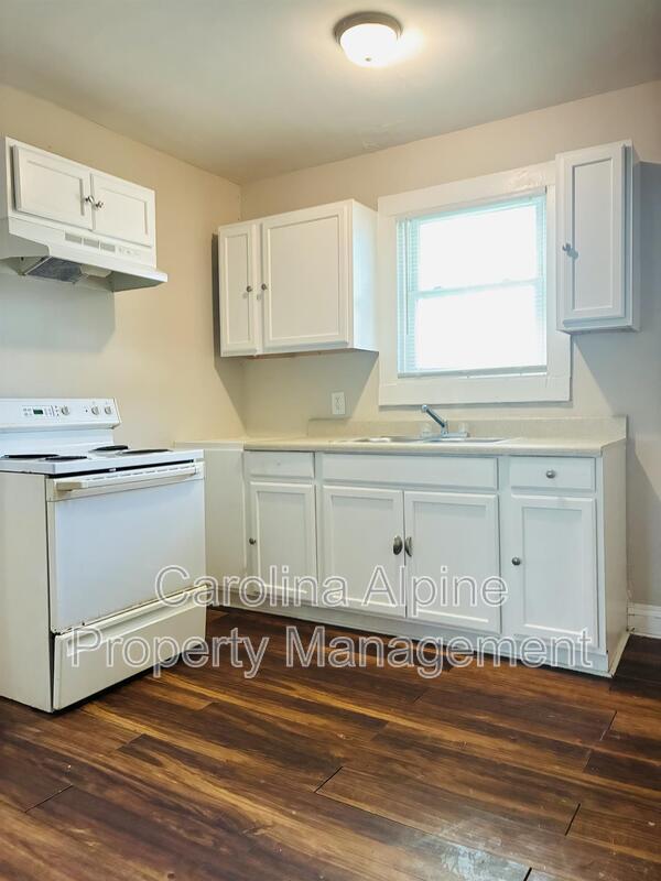 Photo - 606 S Ellis St