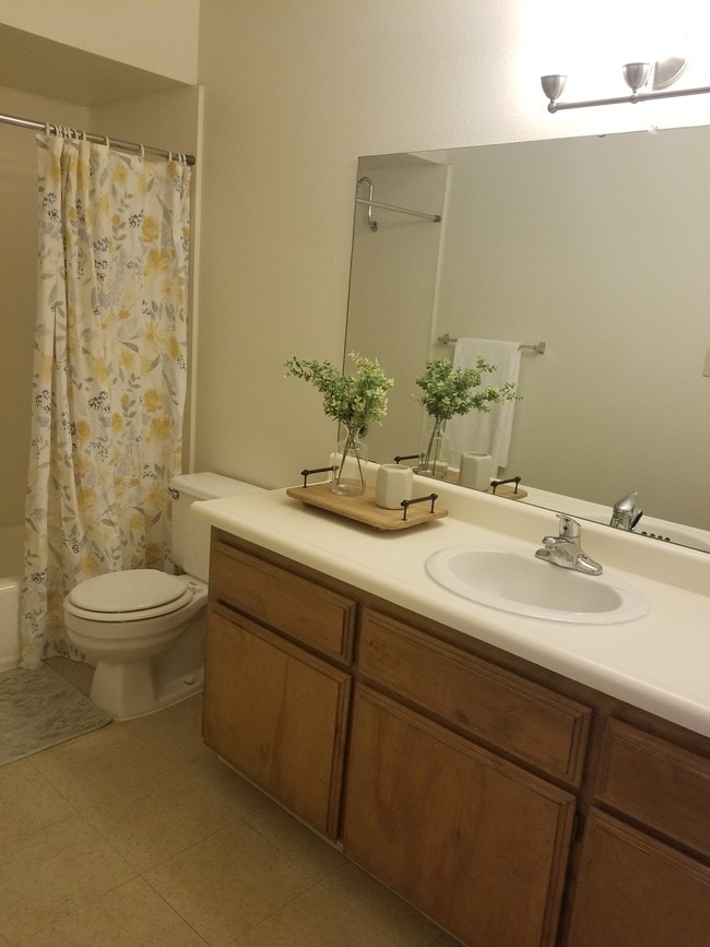 Sand Creek Apartments Bakersfield, CA