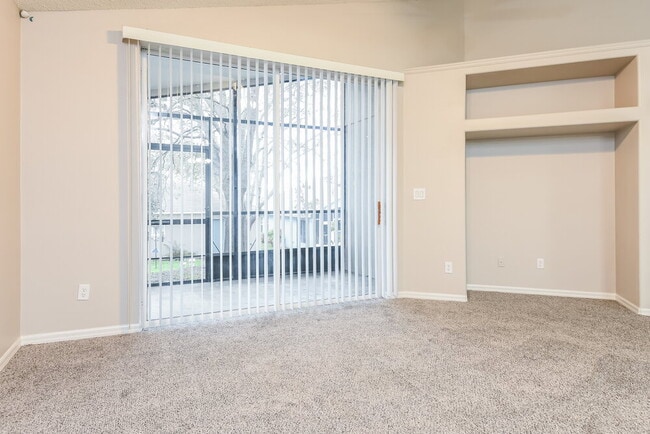 Photo - 1140 Stoneham Dr