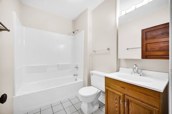 Photo - 502 W High St