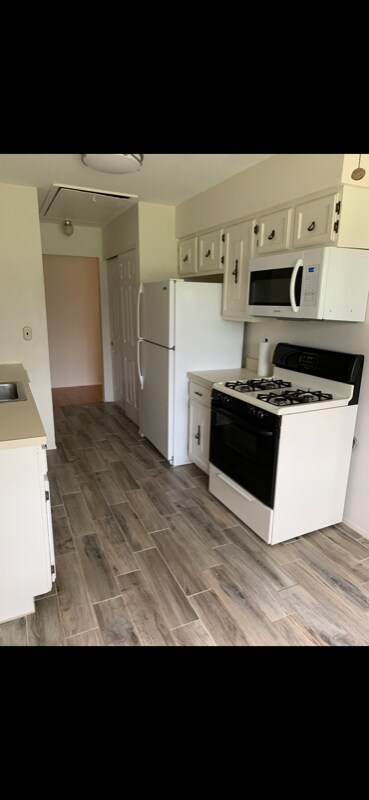 Photo - 107 Sharon Garden Ct