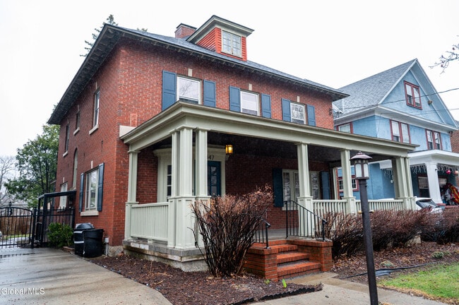 Building Photo - 1347 Union St