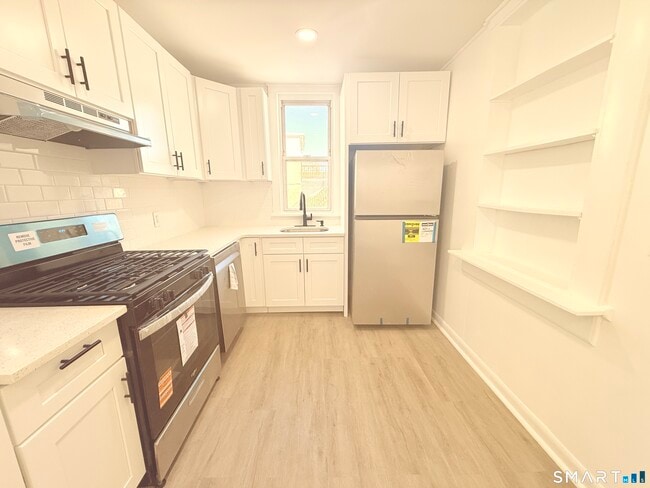 Building Photo - 11 Starr Ave Unit 1st Fl