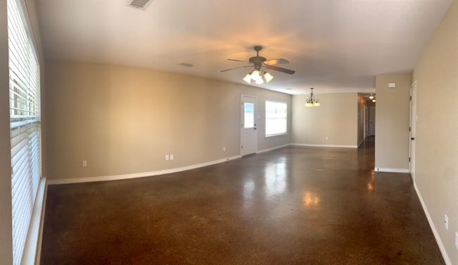 Photo - 5209 Graceland Dr