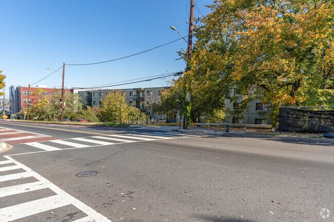 2652 Martin Luther King Jr Ave SE - Parkway House Apartments