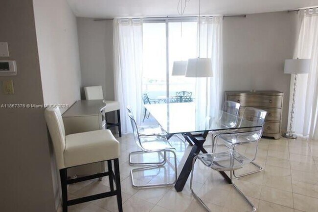 Photo - 5161 Collins Ave Unit 1104
