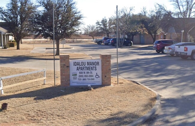 Building Photo - 610 W 8th St