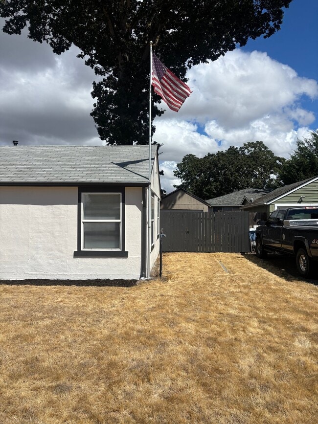 Photo - 620 23rd St SE