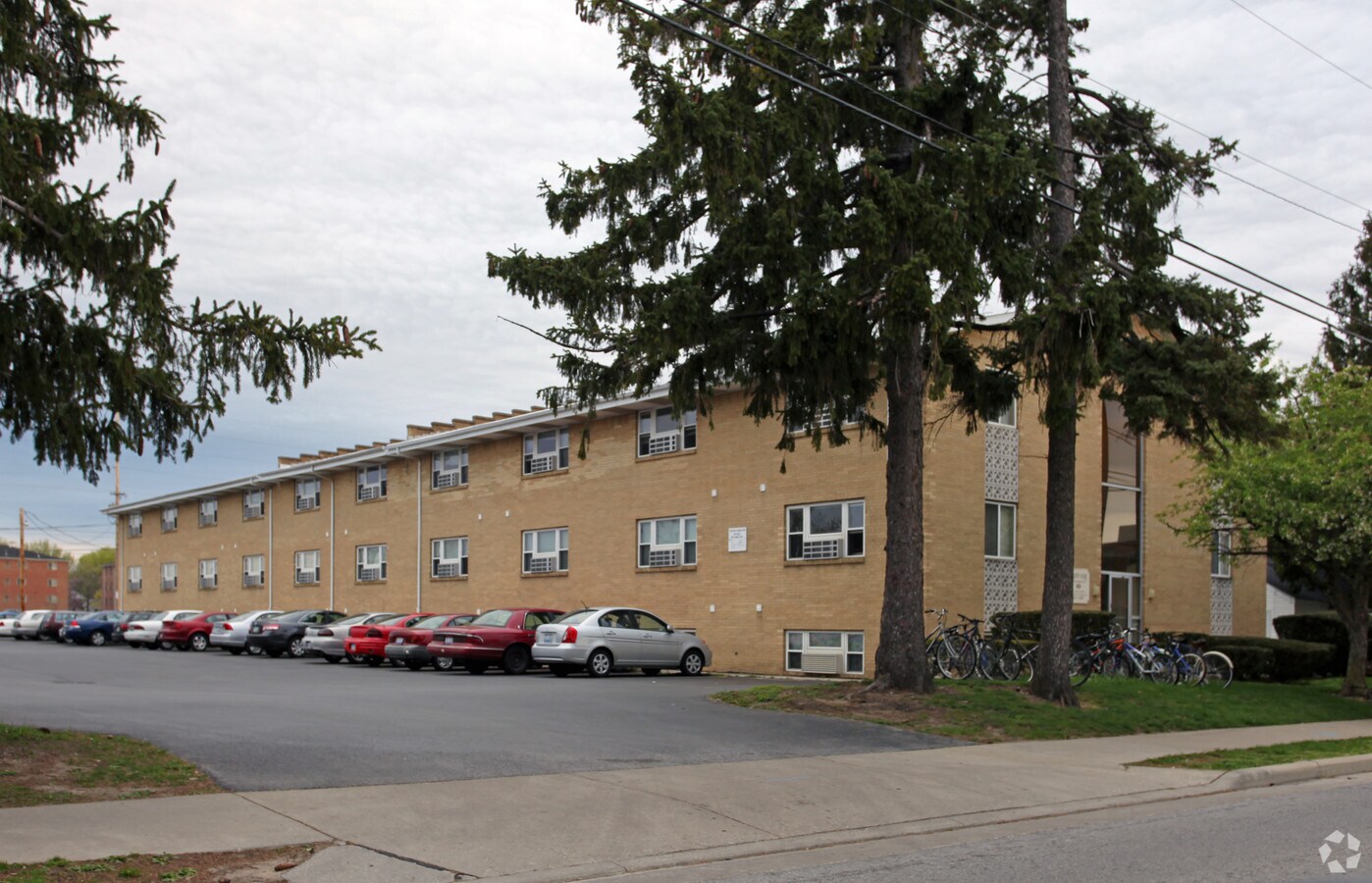Exterior - Thurstin Manor Apartment