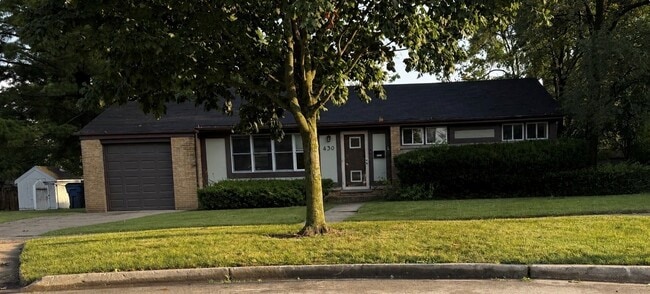 Building Photo - 430 N Highview Ave