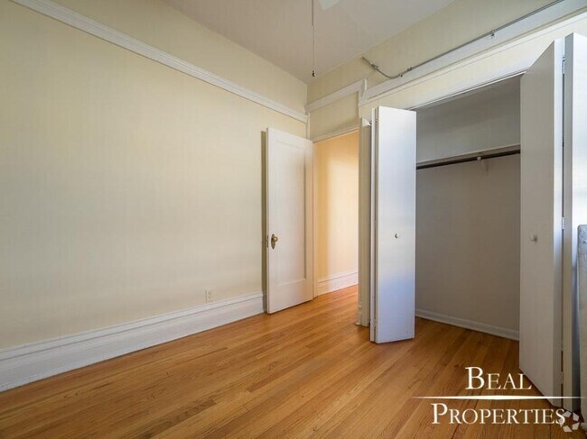 Building Photo - 2 bedroom in CHICAGO IL 60610 Unit 02 Rental