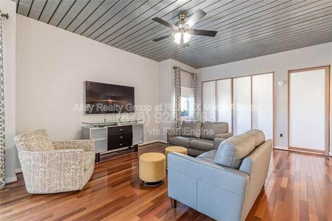 Photo - 620 Glen Iris Dr NE Unit 411