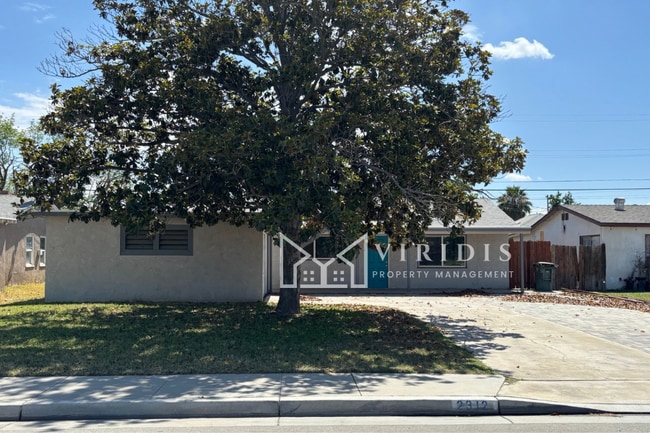 Building Photo - 2312 Castro Ln