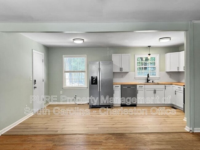 Photo - 2640 Orchid Ave