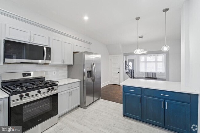 Building Photo - 127 W Albanus St Rental
