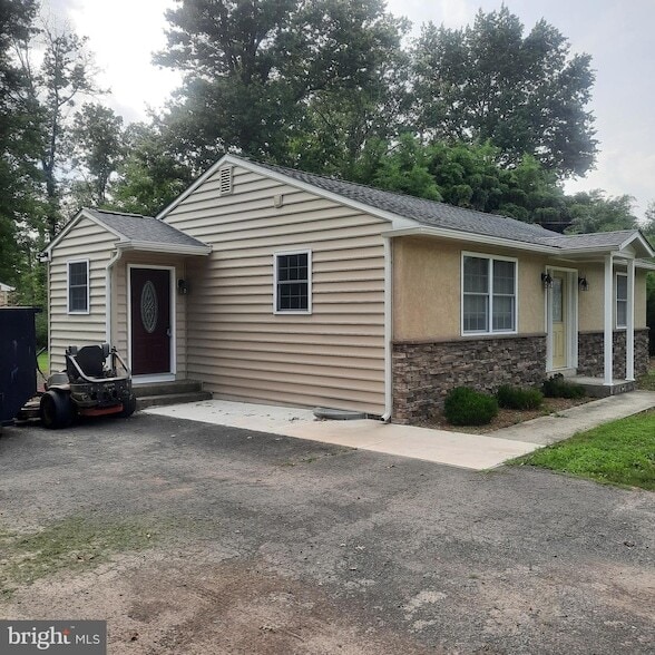 Photo - 8060 Easton Rd