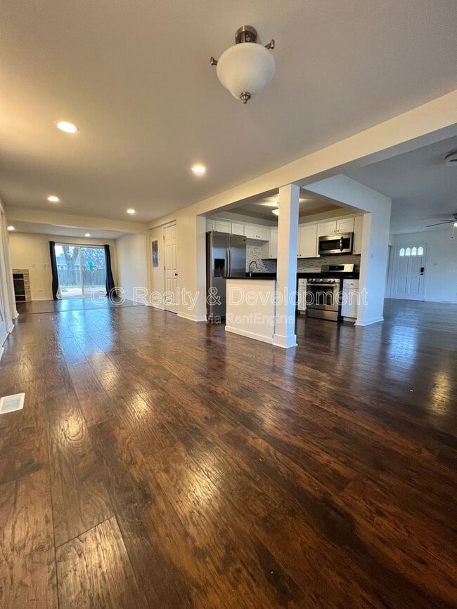 Photo - 565 Kingman Ln